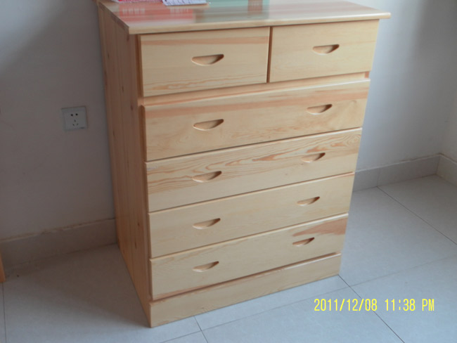 每个房间都有五斗橱