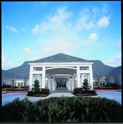 太极拳优势包括：有趣、安全、适合集体练习，而且有深度