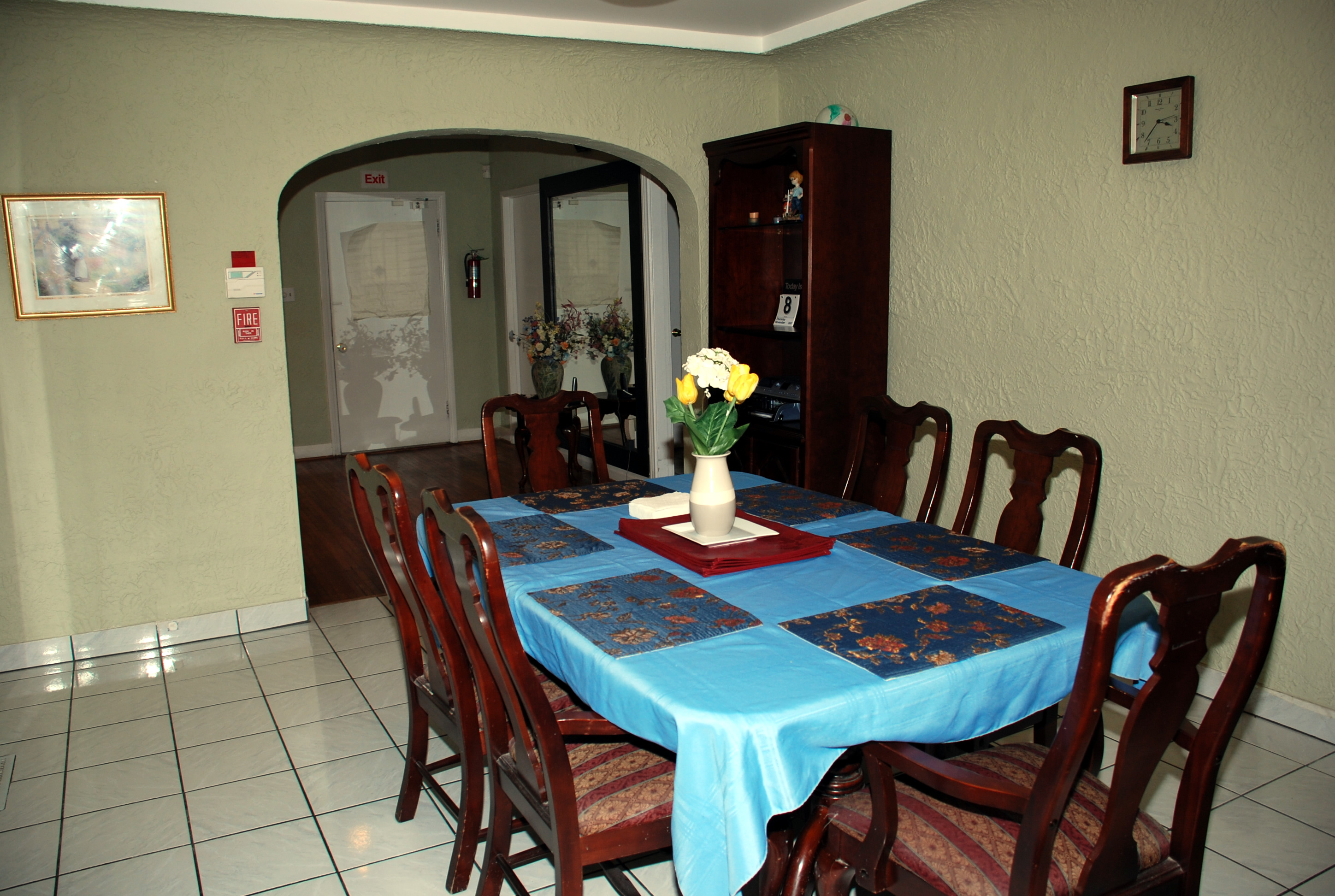 冬天把花草搬出卧室