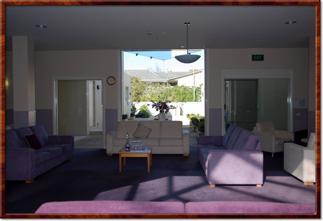 办公室女性切勿以为脚肿事小