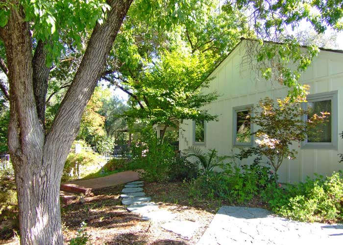 太迟吃晚饭容易患胃癌