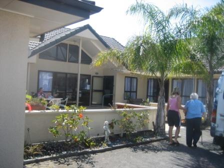 每天至少吃四两水果六两蔬菜