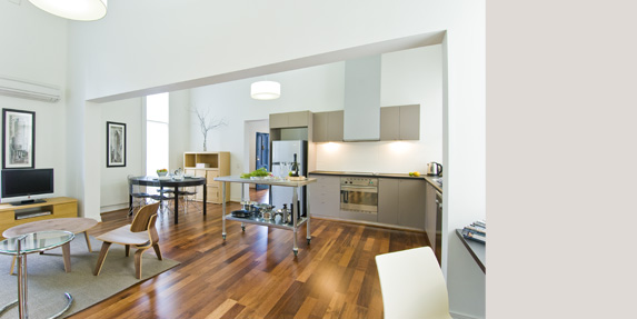 初春时节 不要滥用化妆品