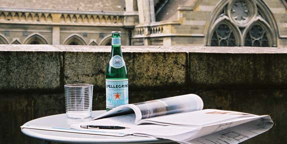 黄瓜带皮生吃有利“排毒”