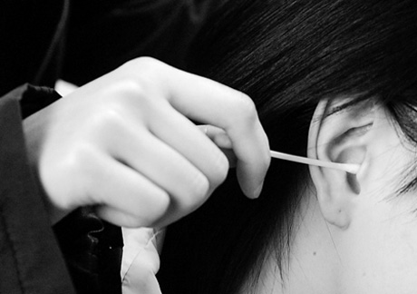 耳臭 清理耳朵不当造成？