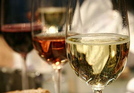 切记 功能性饮料不能兑酒喝