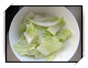 晚饭后吃生白菜心可治习惯性便秘防痔疮