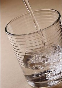 多喝水不如会喝水：上班族需要四种水