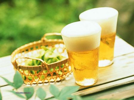 常喝啤酒或致铅中毒致老年痴呆