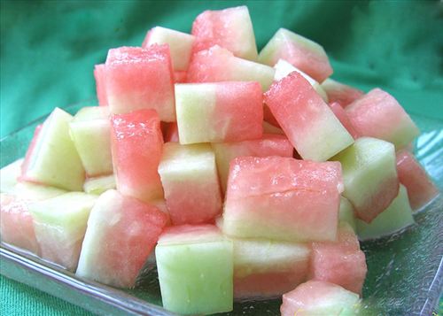 8种水果皮可治病：黄瓜皮有助排毒消炎