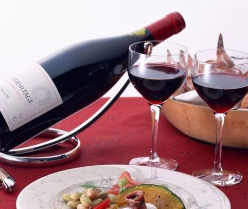 十种食物维护男性健康：红酒抗氧化防痴呆