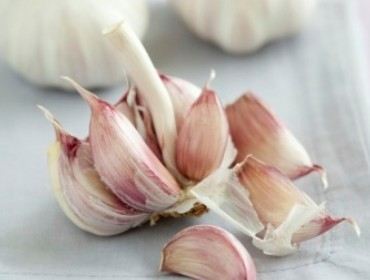 心血管患者饮食指南:晚餐吃3瓣大蒜降胆固醇