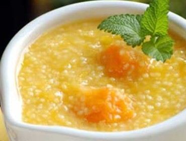 晚餐饮小米粥养胃安神助眠