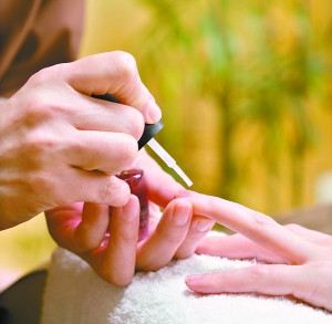 长期美甲隐患多