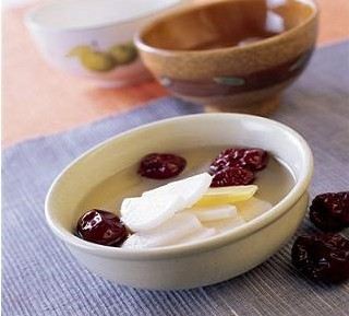 秋季常喝四种药茶可补气血