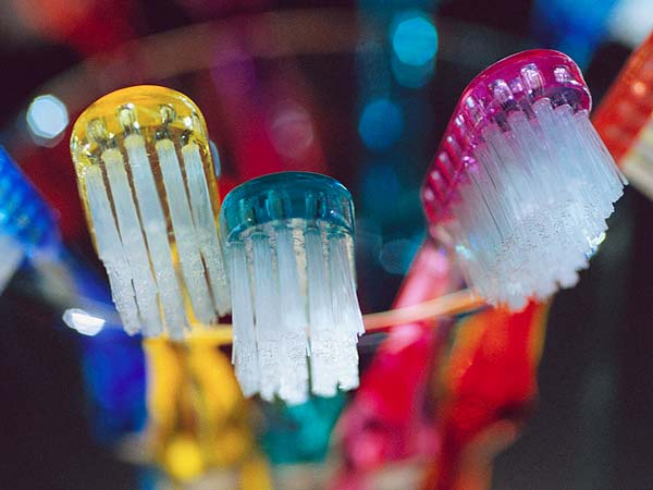 专家支招如何选择最适宜的牙刷