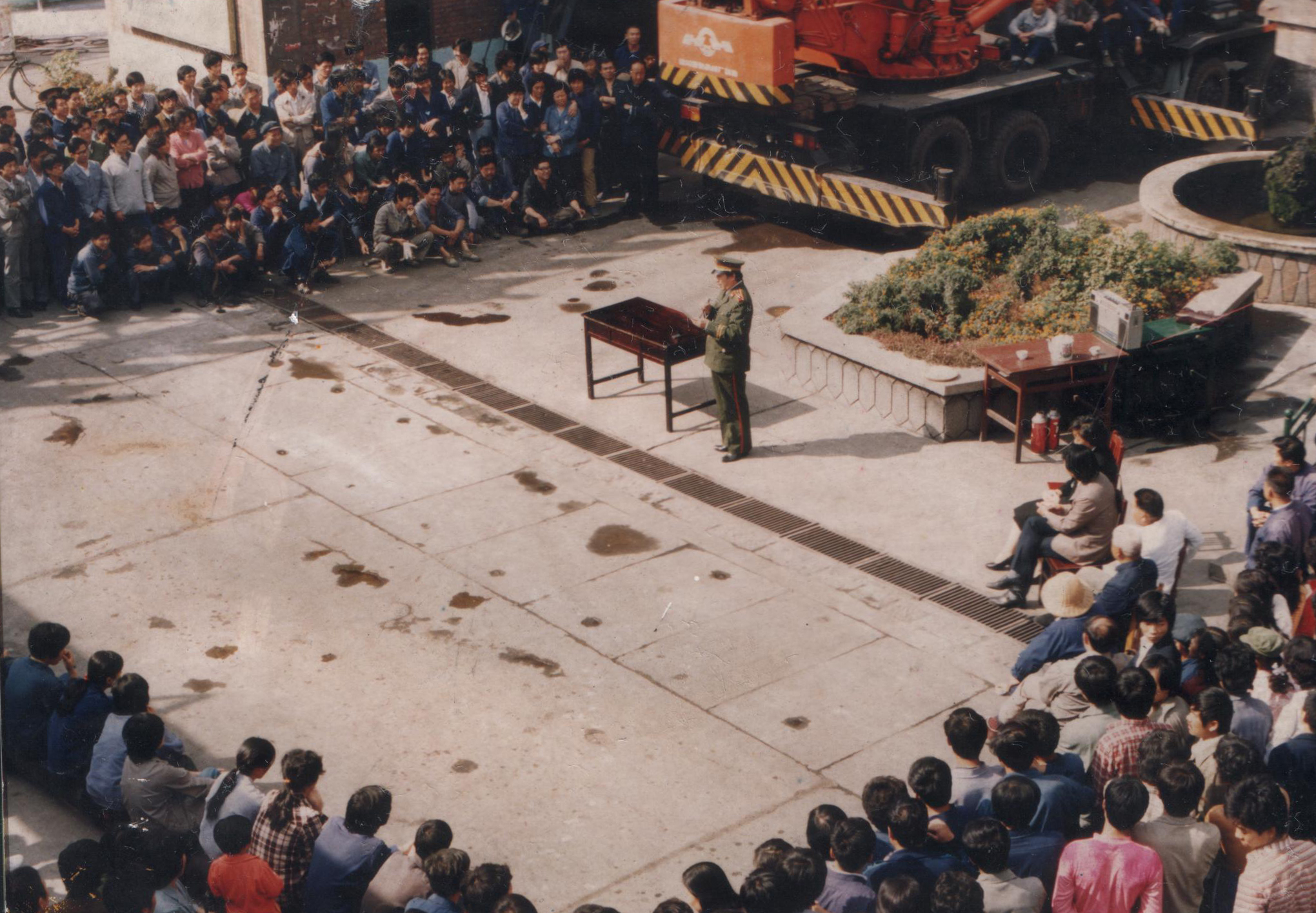 著名歌唱家来我厂演出