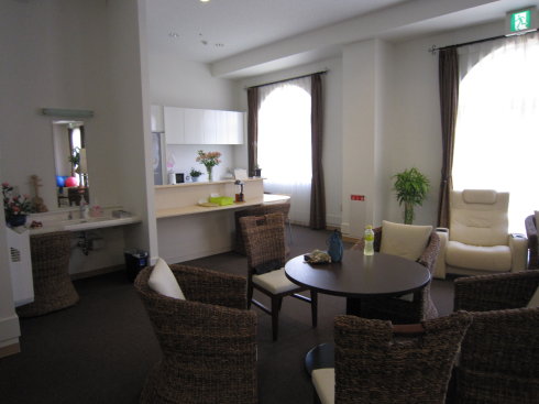 日本:养老院和幼儿园联谊